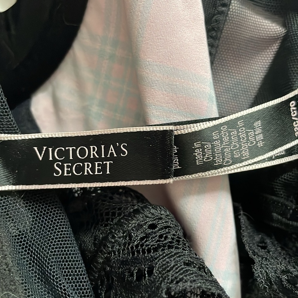 Pinky red & black lace Victoria Secret bra - Picture 5 of 5